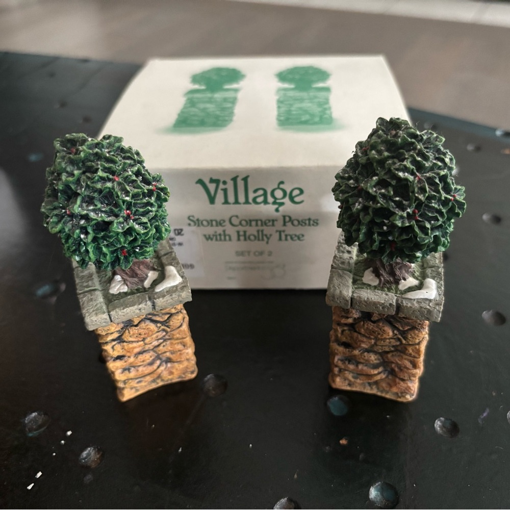 Department 56 Village Stone Corner Posts with Holly Tree - Green and Brown